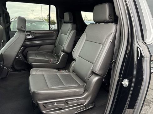 Used 2021 Chevrolet Suburban LT w/ LT Signature Package AWD/4WD image 25