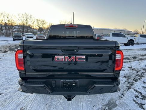 Used 2023 GMC Canyon Denali image 16