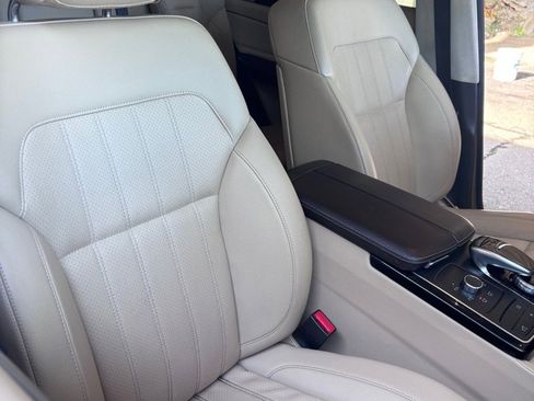 Used 2016 Mercedes-Benz GLE 350 4MATIC w/ Premium Package image 18