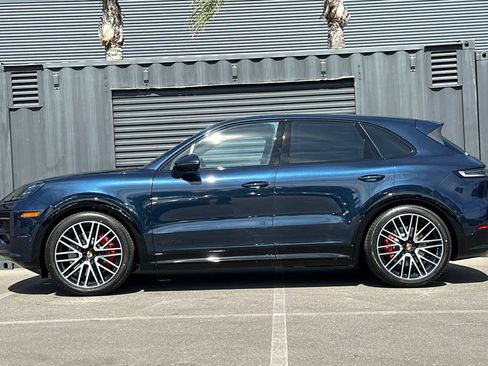 New 2026 Porsche Cayenne GTS AWD/4WD image 2