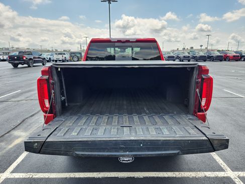 Used 2024 GMC Sierra 1500 AT4 AWD/4WD image 9