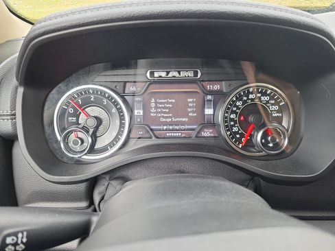 Used 2019 RAM 1500 Laramie AWD/4WD image 16