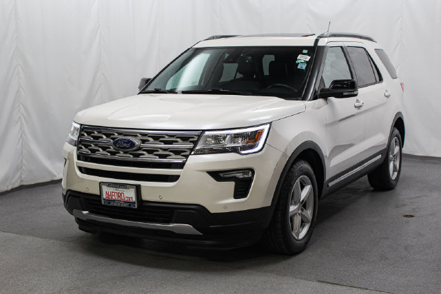 Certified 2018 Ford Explorer XLT w/ Equipment Group 202A FWD image 4
