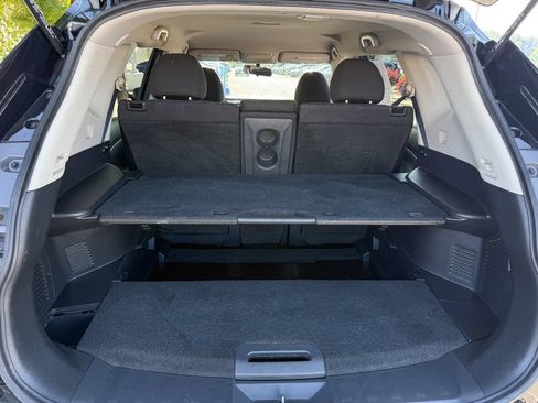 Used 2015 Nissan Rogue SV FWD image 28