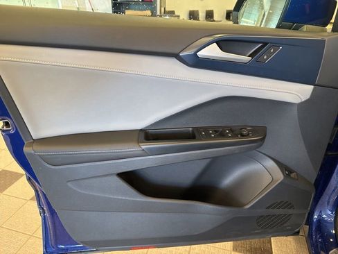 Used 2024 Volkswagen Taos SE w/ Panoramic Sunroof Package image 21