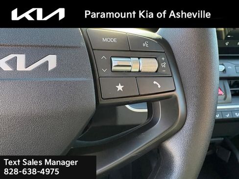 New 2025 Kia K4 LXS image 11