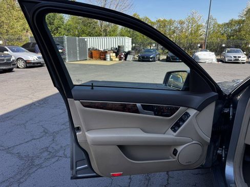 Used 2013 Mercedes-Benz C 300 4MATIC Sedan image 6