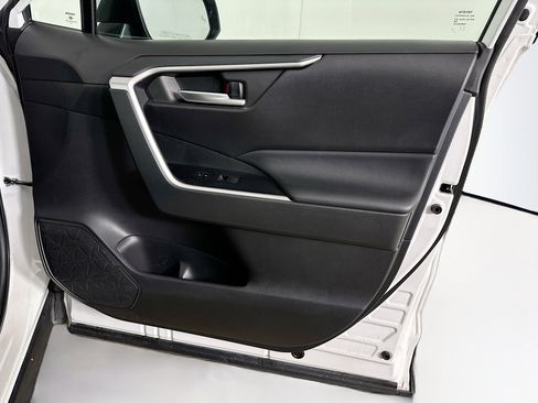 Used 2024 Toyota RAV4 XLE image 30