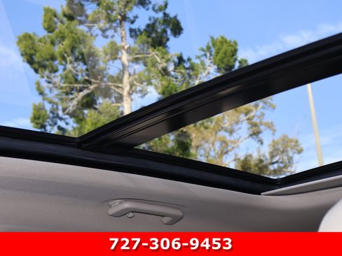 Used 2017 Lincoln MKX Reserve w/ Driver Assistance Package image 5