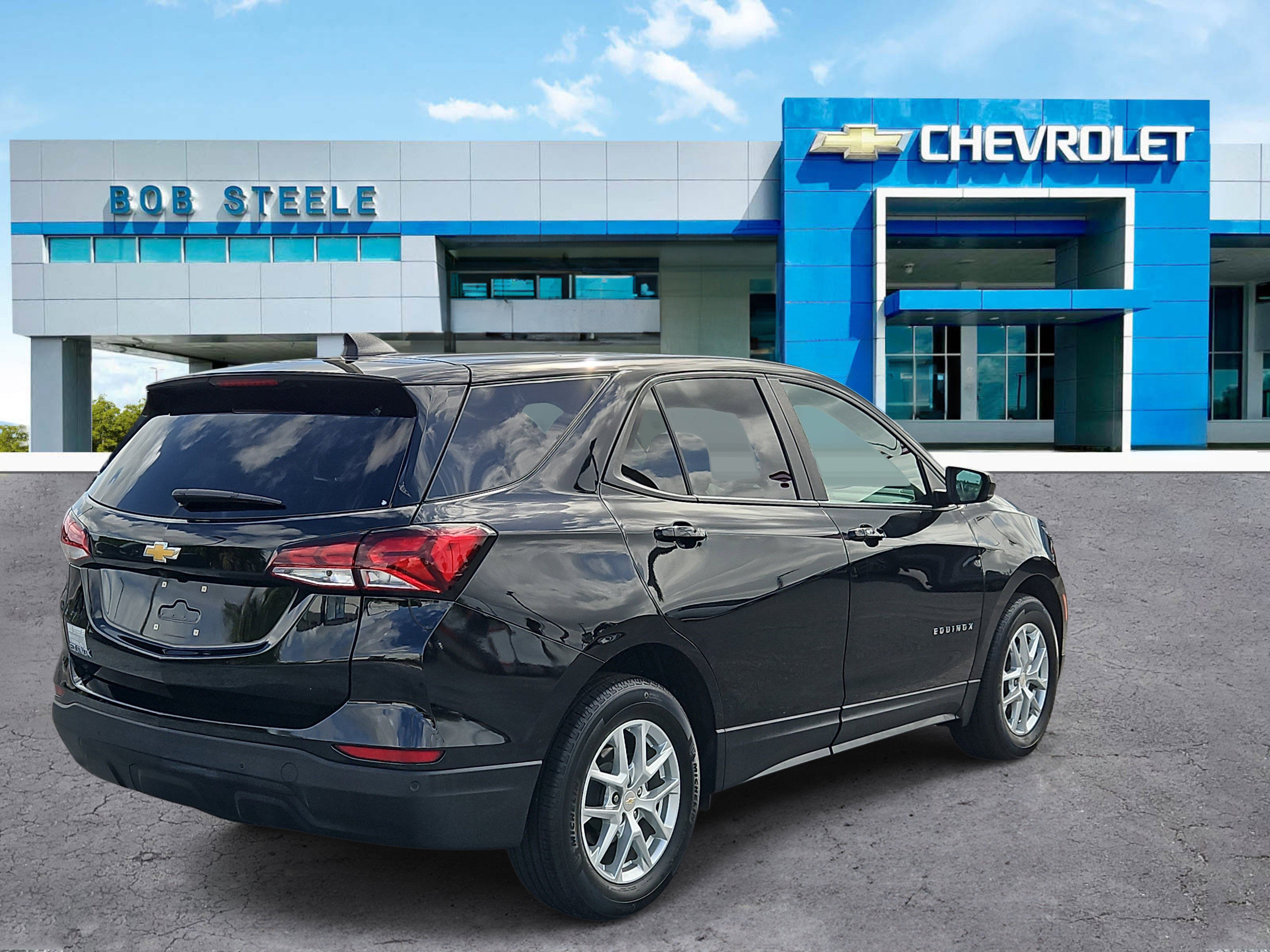 Certified 2024 Chevrolet Equinox LS w/ LS Convenience Package FWD image 4