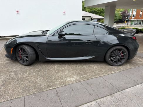 Used 2024 Toyota GR86 Premium w/ Performance Package RWD image 2