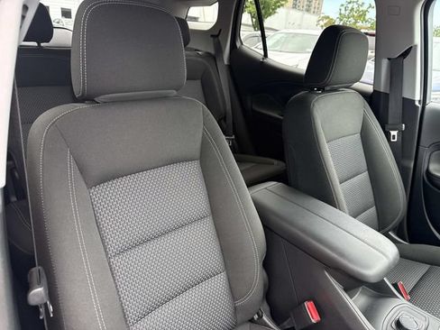 Used 2023 GMC Terrain SLE w/ Elevation Edition FWD image 11
