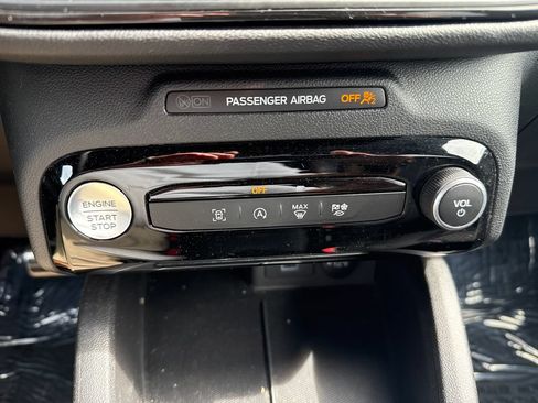 Used 2023 Ford Escape ST-Line w/ Tech Pack #1 AWD/4WD image 17