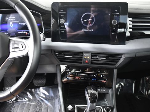 Used 2025 Volkswagen Jetta SE image 15