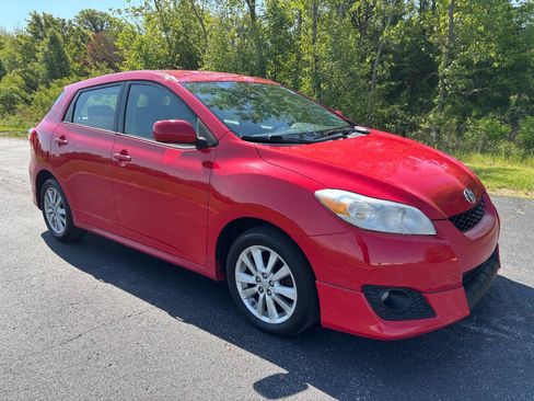 Used 2010 Toyota Matrix FWD image 4