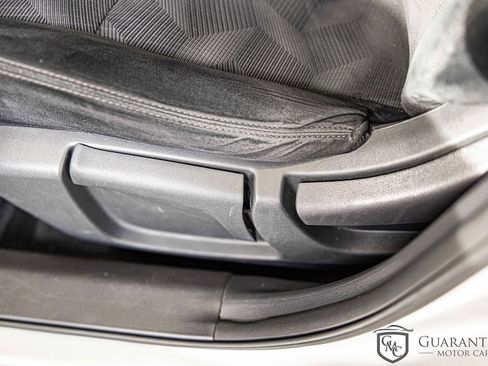 Used 2016 Nissan Rogue S image 19