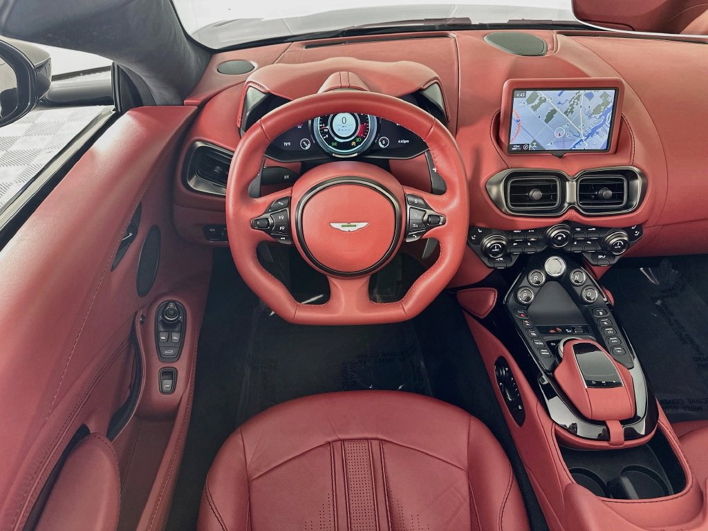 Used 2022 Aston Martin V8 Vantage Roadster RWD image 21