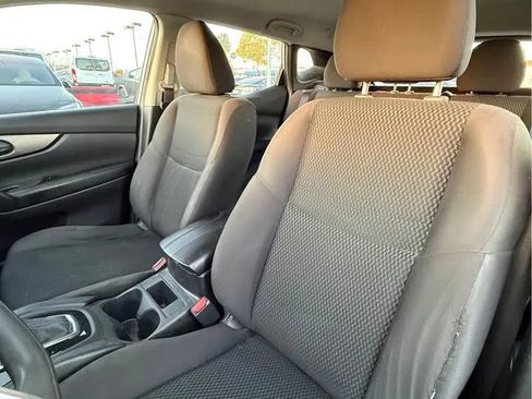 Used 2018 Nissan Rogue Sport S image 9