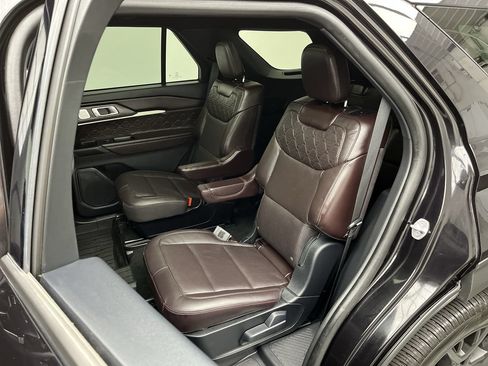 Certified 2025 Ford Explorer Platinum w/ Ultimate Package AWD/4WD image 13