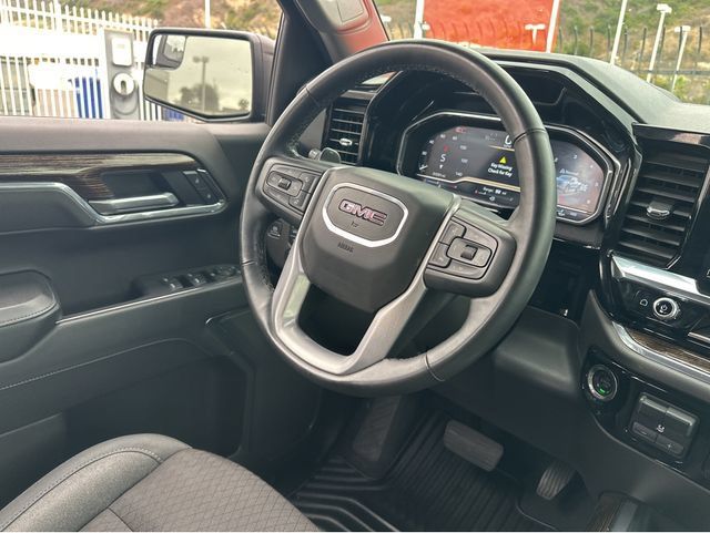 Used 2025 GMC Sierra 1500 Elevation w/ X31 Off-Road Package AWD/4WD image 5