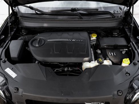 Used 2021 Jeep Cherokee Limited w/ Mopar Interior Package image 7