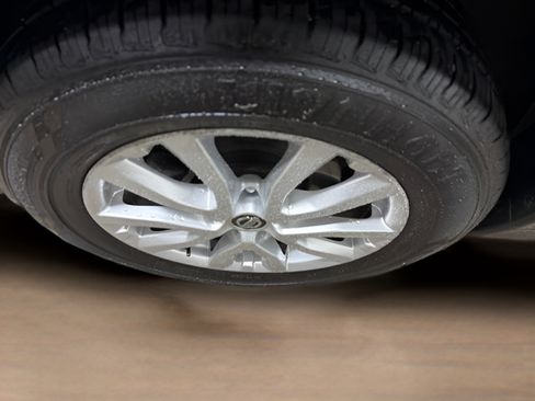 Used 2019 Nissan Rogue SV AWD/4WD image 10