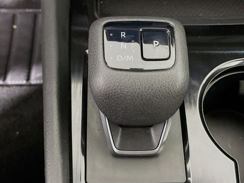 Used 2023 Nissan Rogue SV image 24