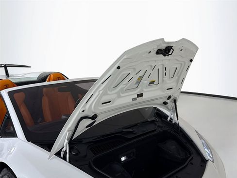 Used 2019 Lamborghini Huracan LP 580-2 RWD image 31