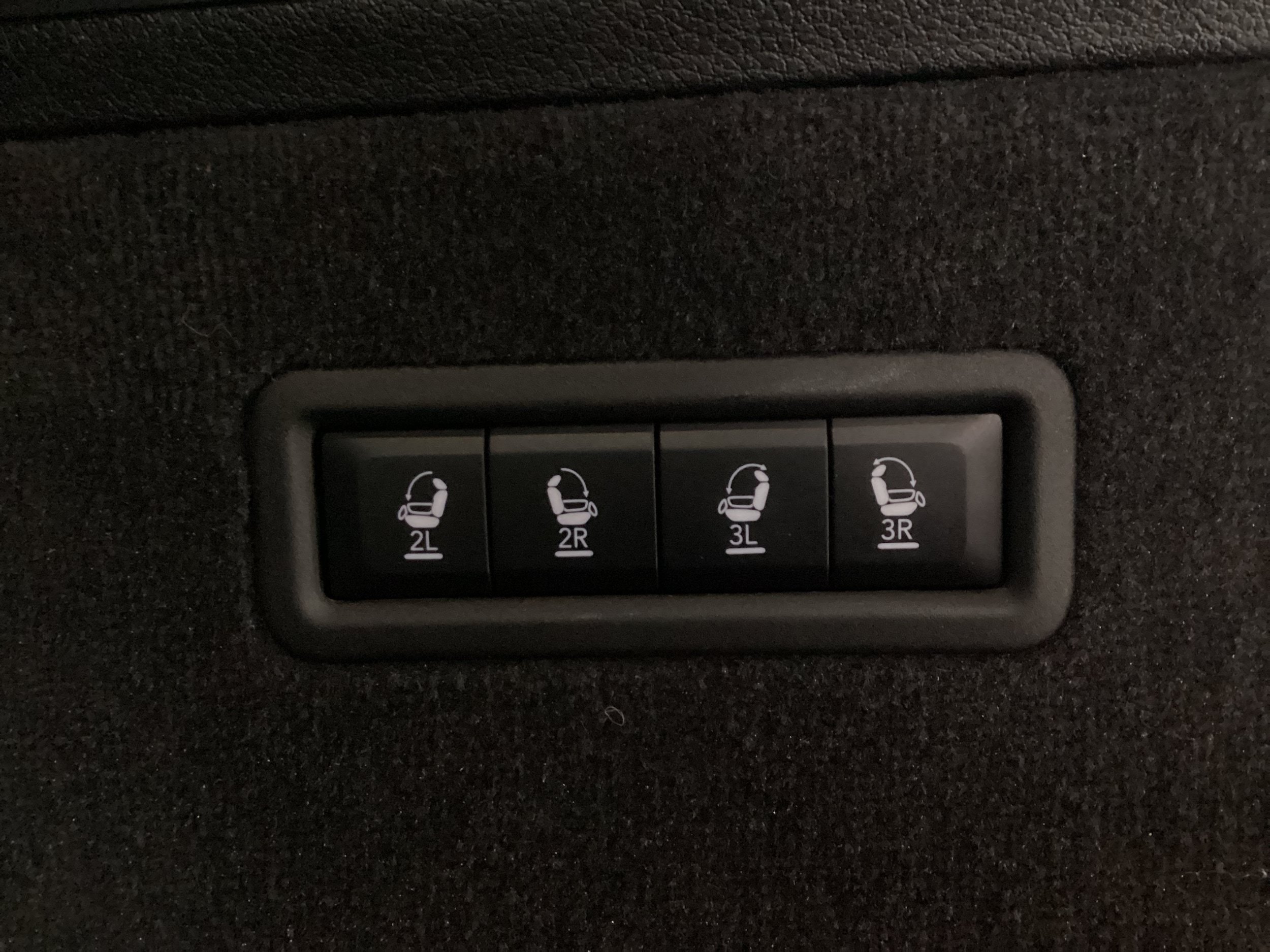 Used 2025 Jeep Grand Wagoneer Series III w/ Rear Seat Video Group 1 AWD/4WD image 6