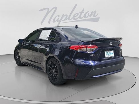 Used 2021 Toyota Corolla LE FWD image 3