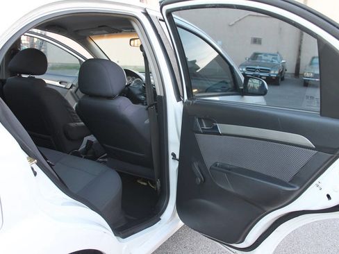 Used 2007 Chevrolet Aveo LS FWD image 28