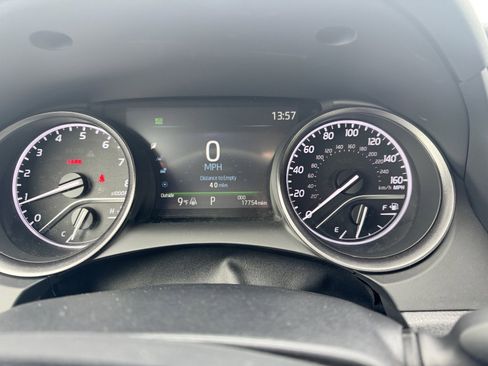 Used 2023 Toyota Camry SE image 9