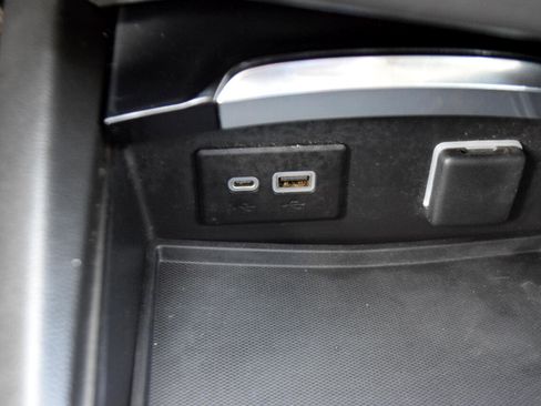 Used 2022 Buick Envision Essence w/ Sport Touring Package image 30