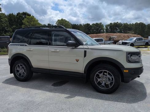Certified 2024 Ford Bronco Sport Badlands w/ Premium Package AWD/4WD image 2