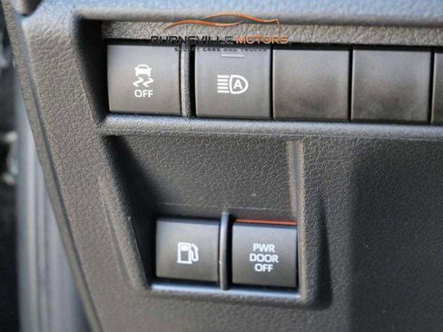 Used 2021 Toyota Sienna XSE image 17