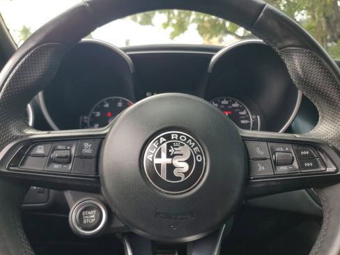 Used 2023 Alfa Romeo Giulia Ti image 19