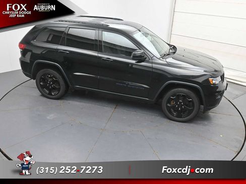 Used 2018 Jeep Grand Cherokee Laredo AWD/4WD image 34