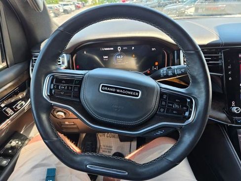Used 2022 Jeep Grand Wagoneer Series II AWD/4WD image 3
