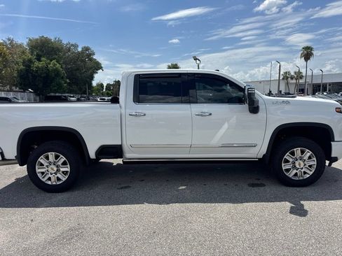 Used 2025 Chevrolet Silverado 3500 High Country w/ Technology Package AWD/4WD image 4