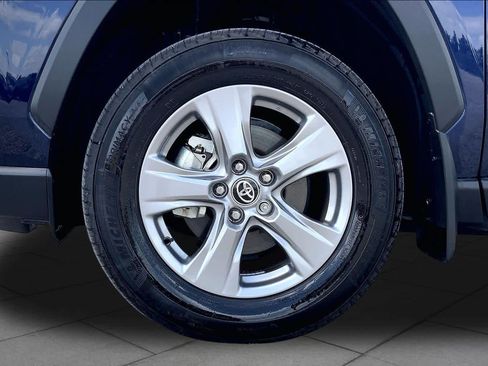 Used 2025 Toyota RAV4 XLE w/ Convenience Package FWD image 11
