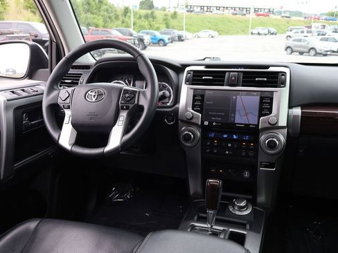 Used 2022 Toyota 4Runner Limited AWD/4WD image 13