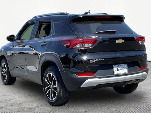 Used 2025 Chevrolet TrailBlazer LT AWD/4WD image 4