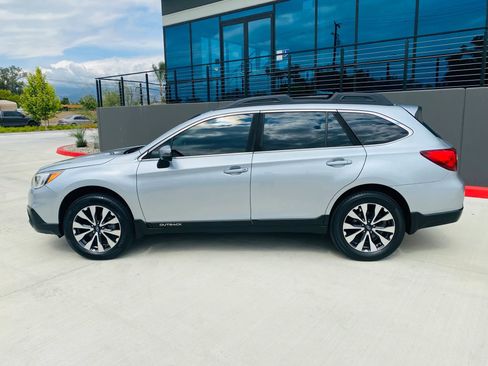 Used 2017 Subaru Outback 2.5i Limited AWD/4WD image 4