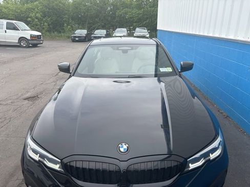 Used 2020 BMW 330i xDrive Sedan w/ M Sport Package AWD/4WD image 3
