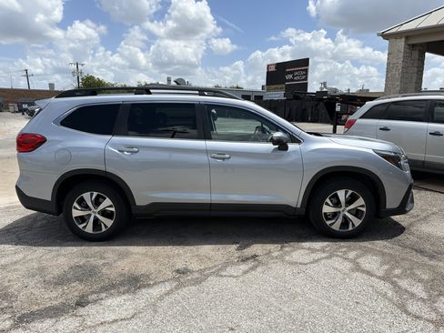Used 2023 Subaru Ascent Premium w/ Convenience Package AWD/4WD image 2