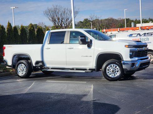 Used 2025 Chevrolet Silverado 2500 LT w/ Safety Package image 3