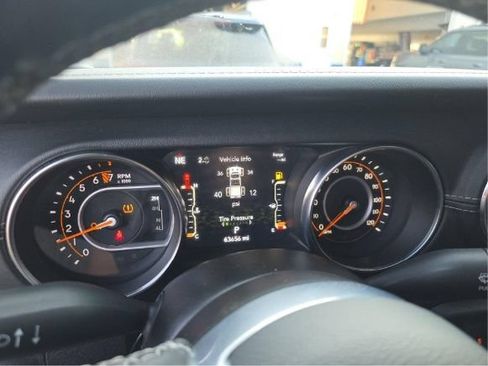 Used 2021 Jeep Gladiator Overland w/ Popular Equipment Package AWD/4WD image 7