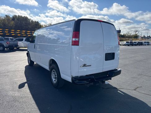 Used 2020 Chevrolet Express 2500 w/ Driver Convenience Package image 3