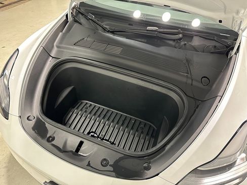 Used 2021 Tesla Model Y Long Range image 4