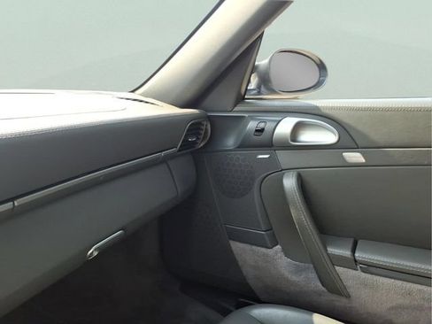 Used 2005 Porsche 911 Carrera RWD image 23